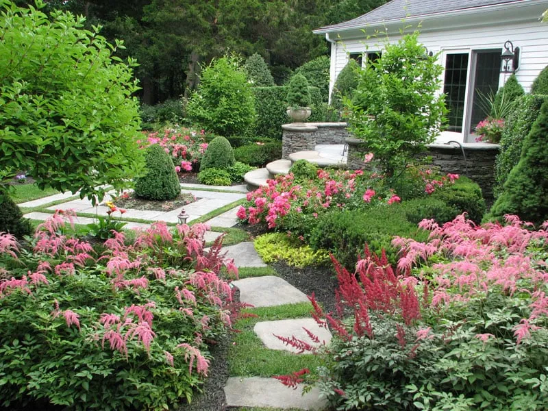 Custom outdoor landscaping in Stony Brook, NY - Sitescapes Landscape Design