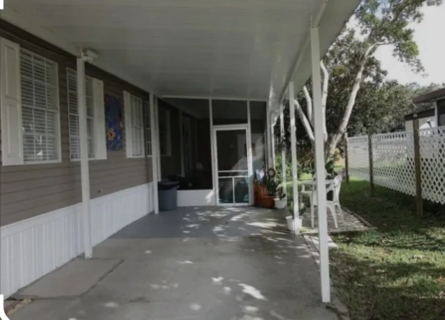 Reliable lawn care service for residential properties in Mount Plymouth, FL by Sitzer Immaculate Touch