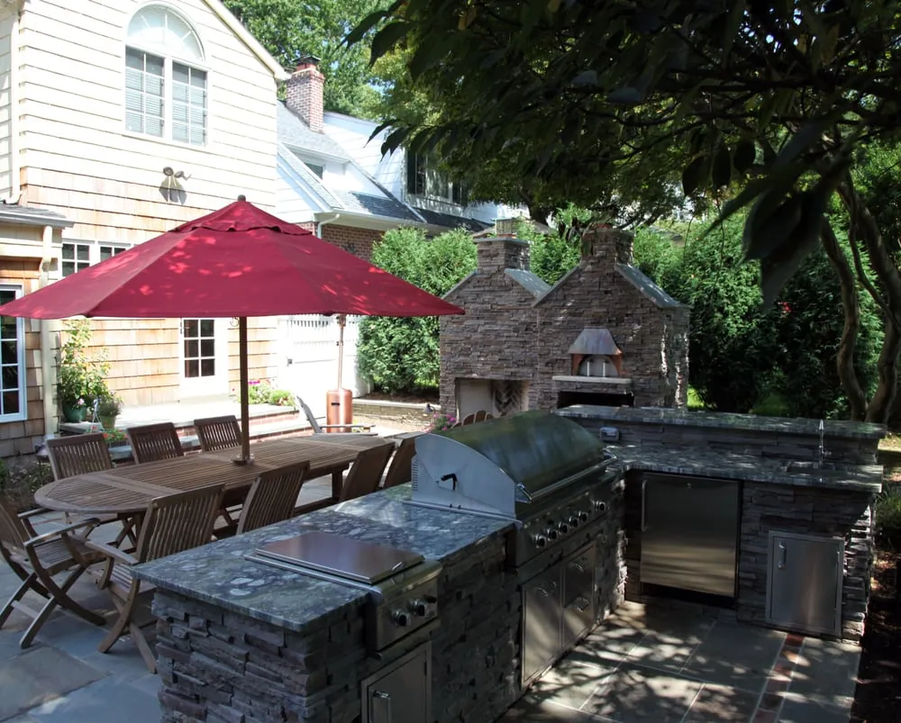 Custom lawn care service experts serving Albertson, NY - Sivilli Landscape Contracting Corp