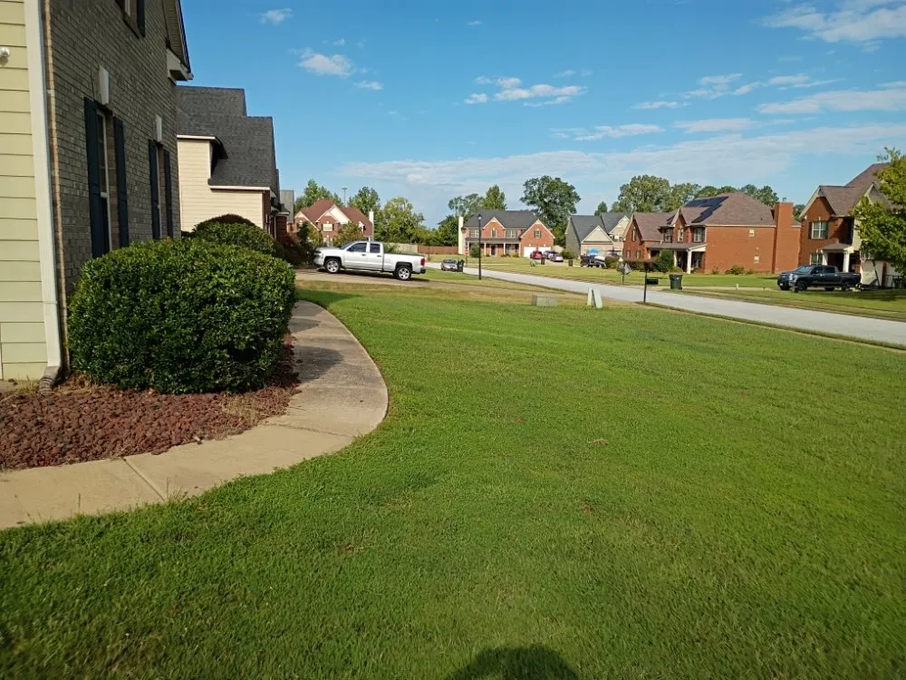 Local residential landscaping experts serving Columbus, GA - Sixfigr Lawn Care