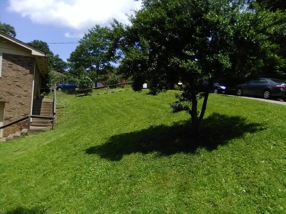 Expert garden landscaping in st.albans, WV by SJ Lawn Care Service