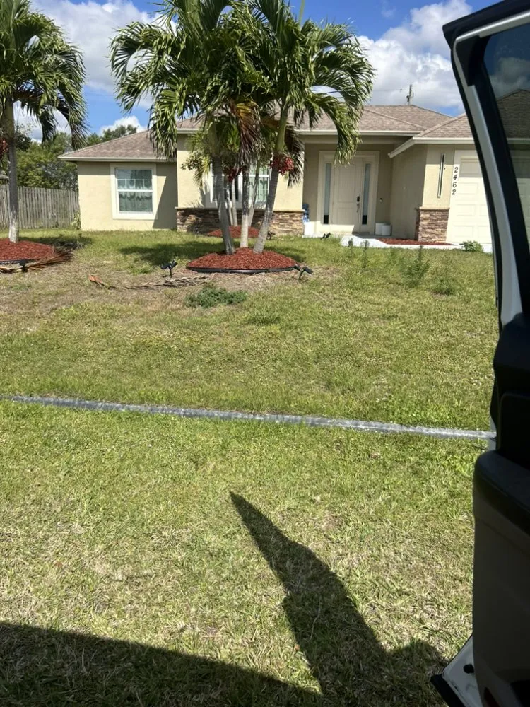 Custom garden landscaping in Fort Pierce, FL by SJ Pressure Washing & Landscaping