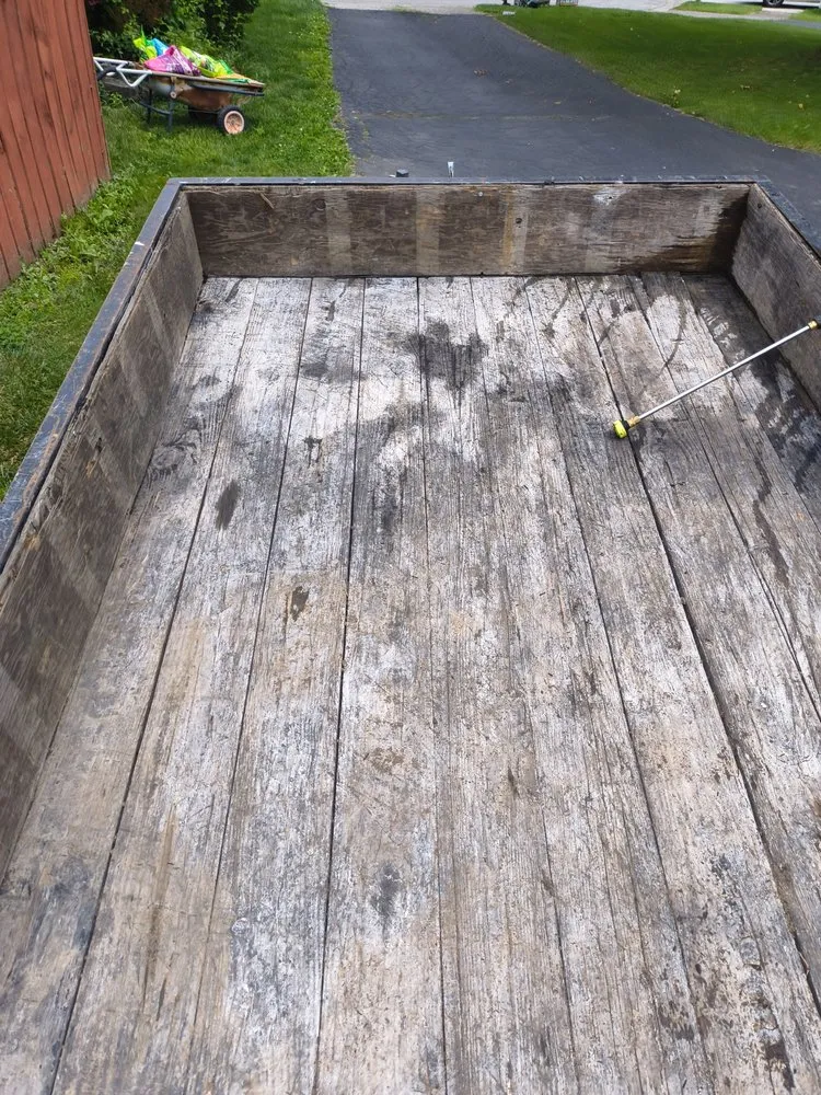 Top-rated lawn care service in Fort Wayne, IN by SJH Family Lawn care