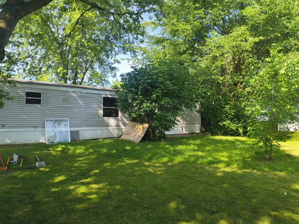 Professional garden landscaping in Fort Wayne, IN - SJH Family Lawn care