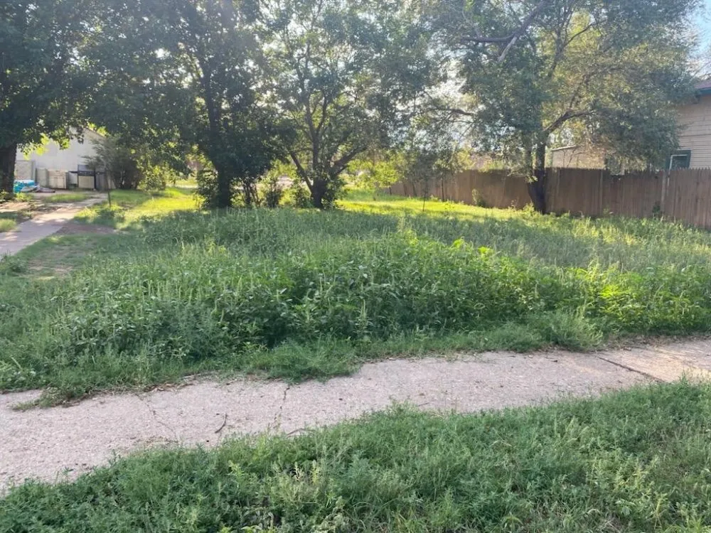 Affordable outdoor landscaping experts serving Amarillo, TX - SJ's Lawn Care