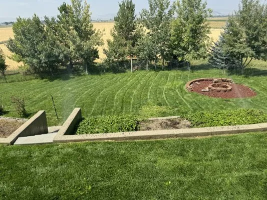SK Landscaping & Lawn Care Logo