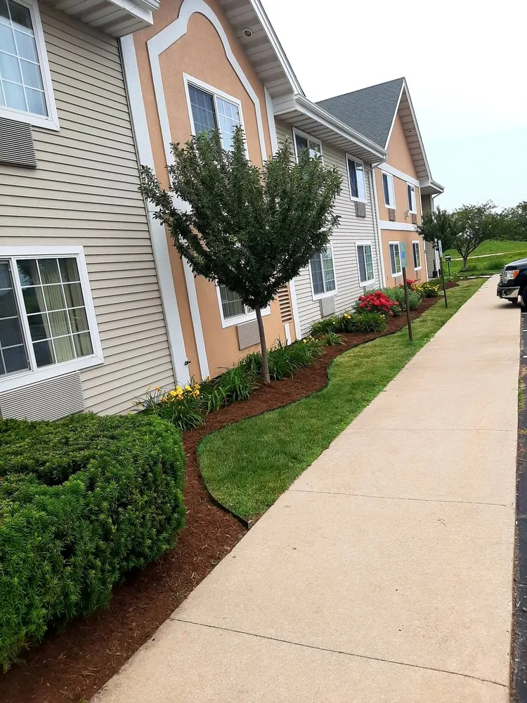 Local garden landscaping experts serving West Bend, WI - SKB Lawn Care
