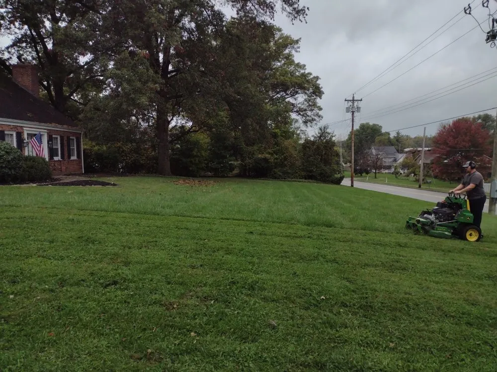 Trusted lawn care service in Cincinnati, OH - Skeens Lawn Care Services