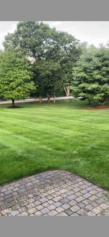Custom lawn care service for residential properties across Merrimack, NH - Skelley Landscaping