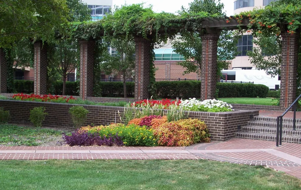 Affordable lawn mowing service experts serving Indianapolis, IN - Ski Landscape