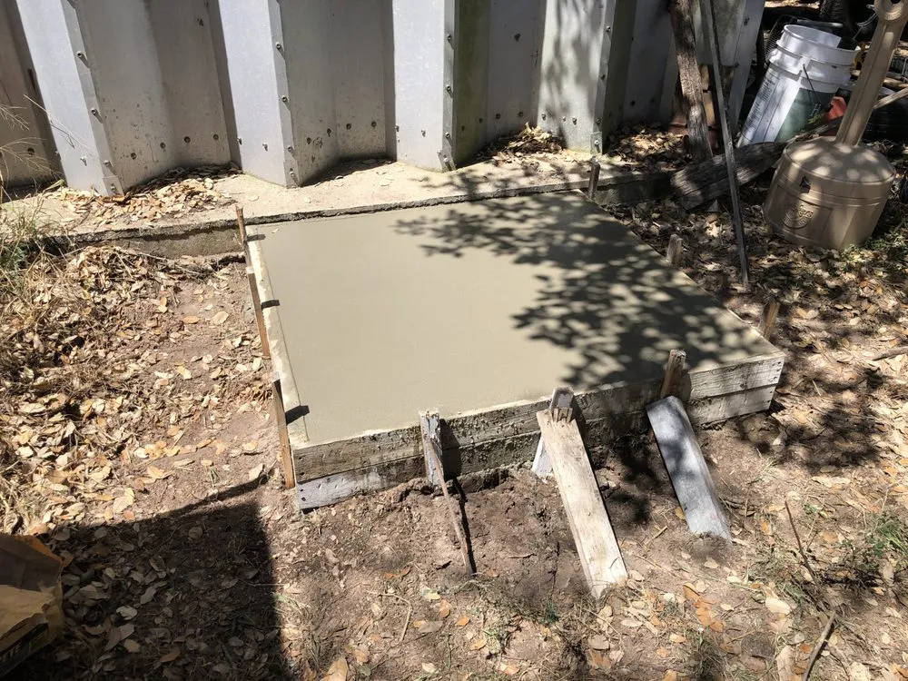 Top-rated yard maintenance in Goliad, TX by Skid-R-Done