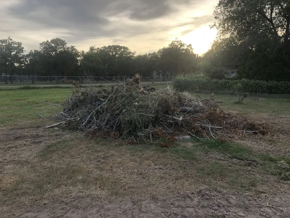 Reliable lawn mowing service in Goliad, TX - Skid-R-Done