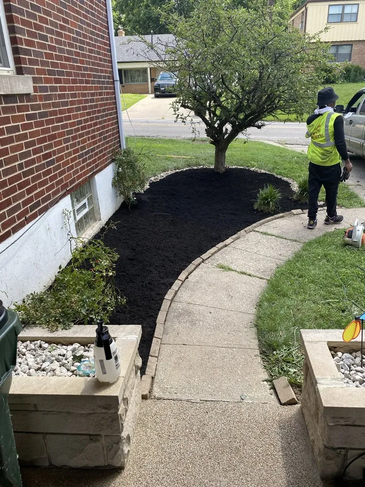 Expert yard maintenance for homes across Cincinnati, OH - Skilled Business