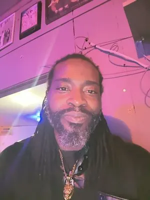 Skillz Unique Lawncare and Contractor Logo