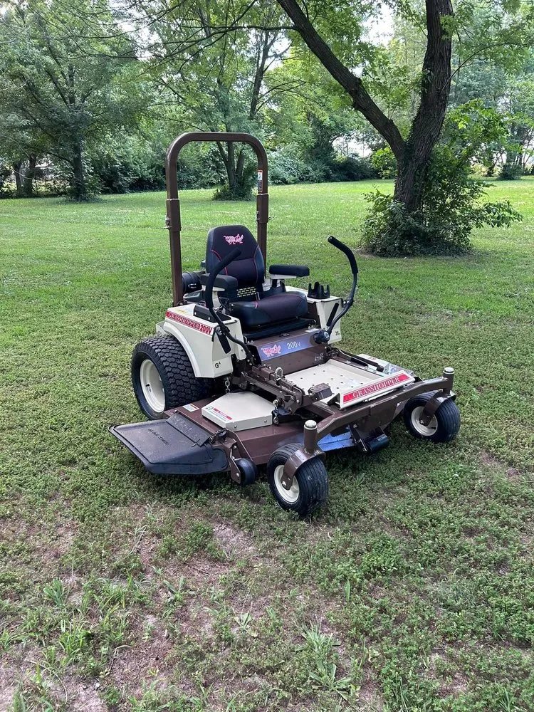 Professional lawn mowing service in Commerce, OK - Skin-N-Yards