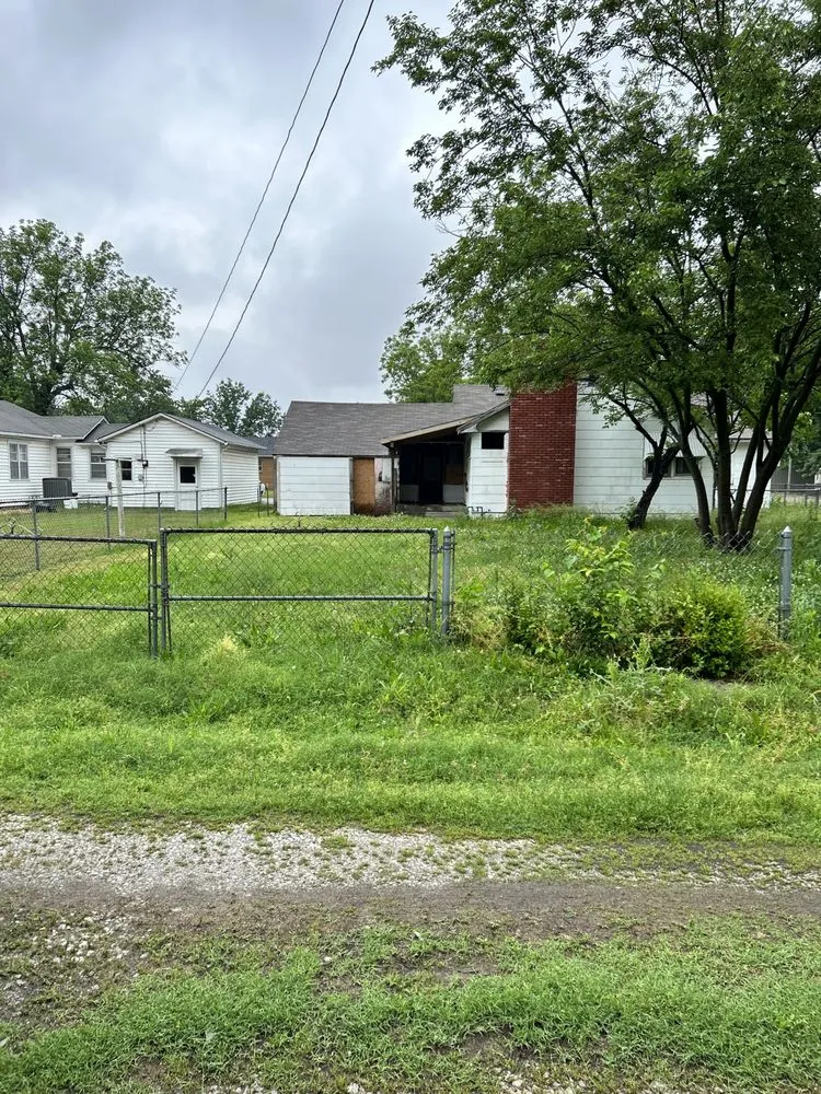 Custom landscape design in Commerce, OK - Skin-N-Yards