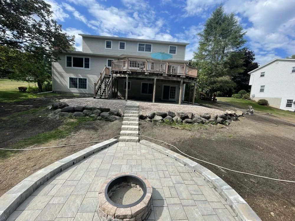 Affordable lawn mowing service in Syracuse, NY - Skinner Professional Services