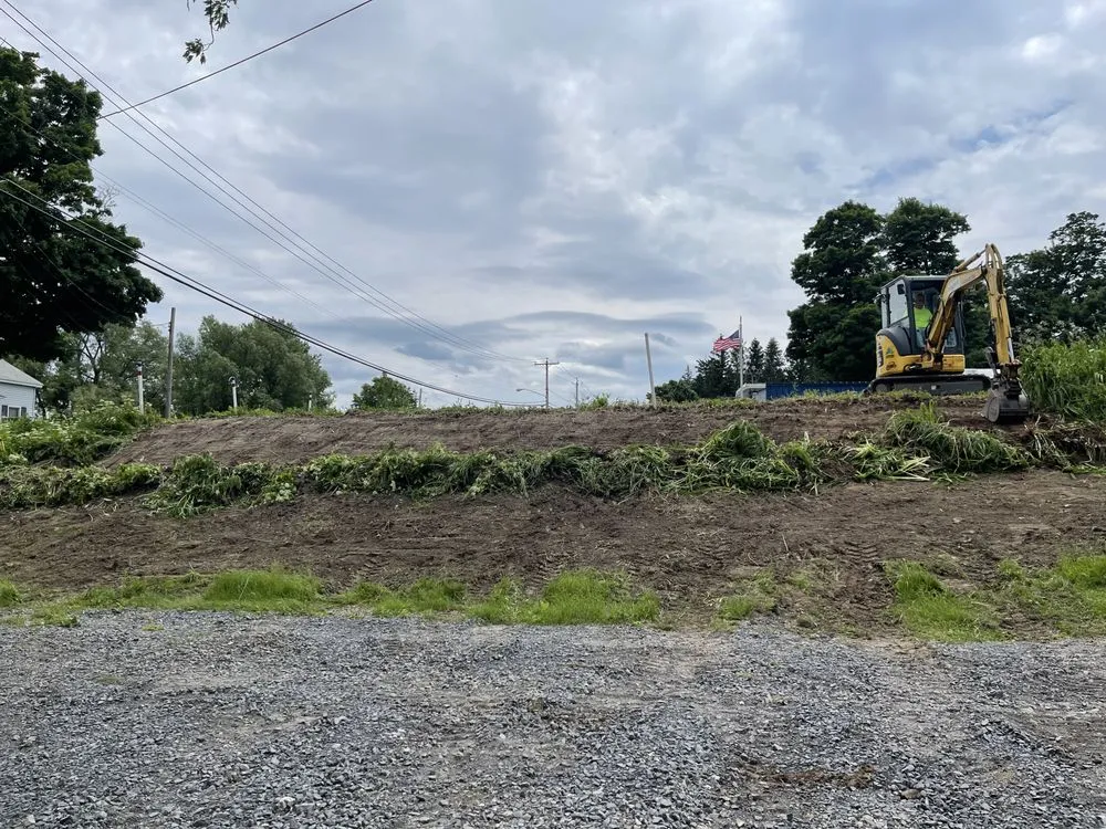 Affordable lawn mowing service for beautiful yards across Syracuse, NY - Skinner Professional Services