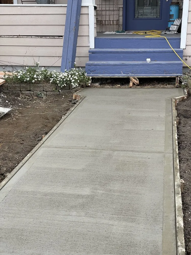Expert outdoor landscaping in Lynnwood, WA by Skinny’s Landscaping & Construction
