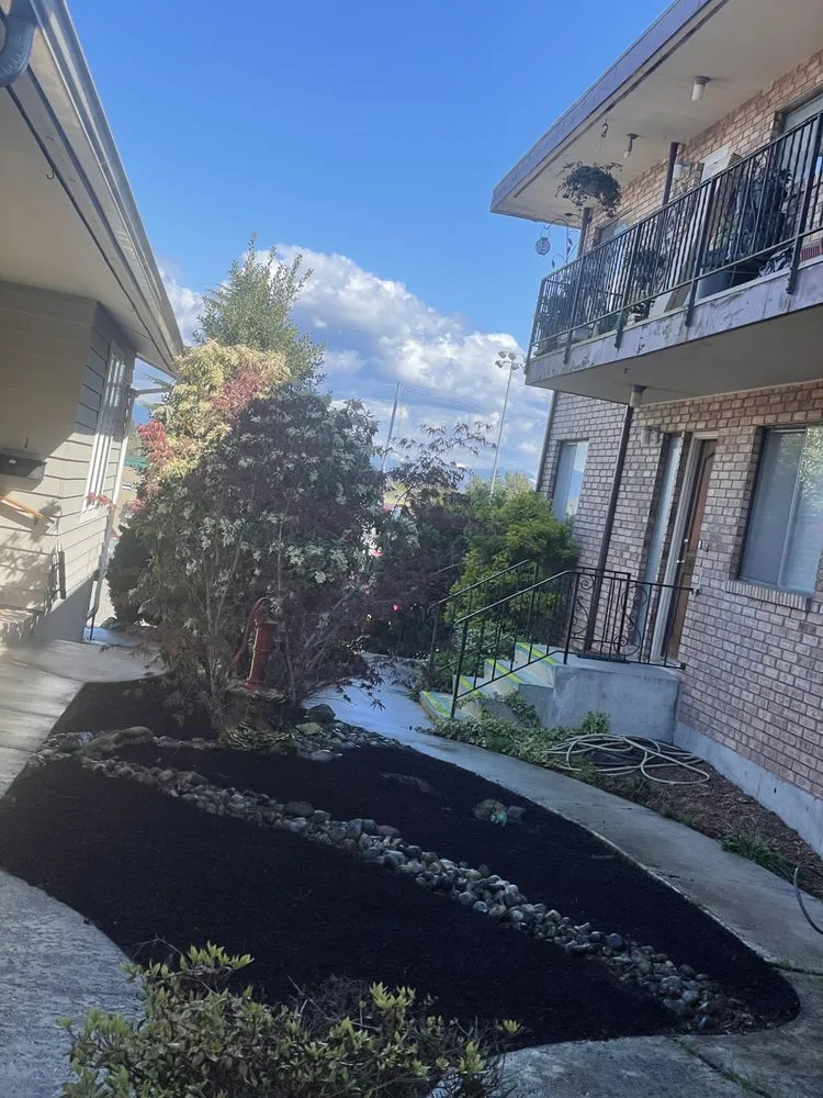 Top-rated landscaping services in Lynnwood, WA - Skinny’s Landscaping & Construction