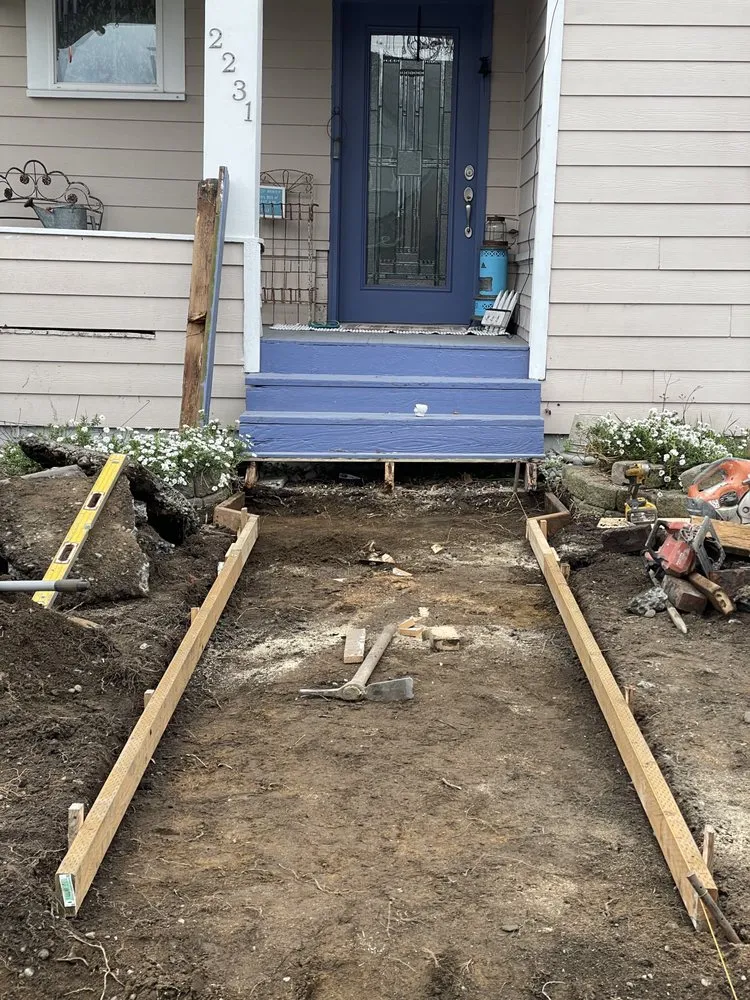 Professional residential landscaping experts serving Lynnwood, WA - Skinny’s Landscaping & Construction