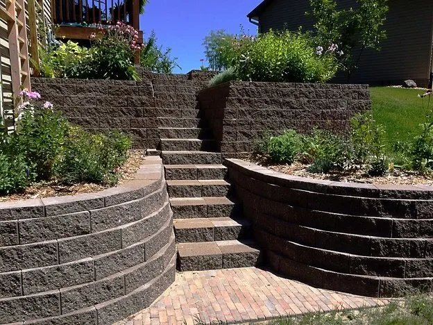 Professional outdoor landscaping experts serving Canonsburg, PA - Ski's Landscaping