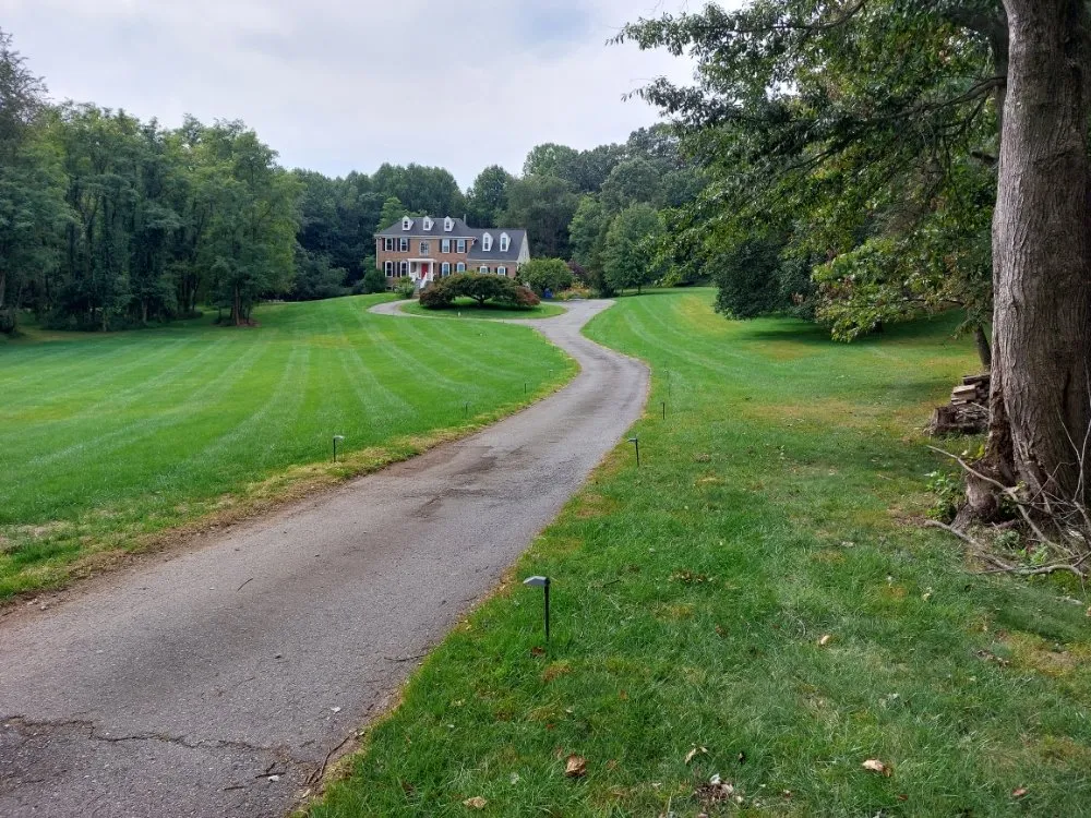 Top-rated lawn mowing service in Gaithersburg, MD - Skylawn