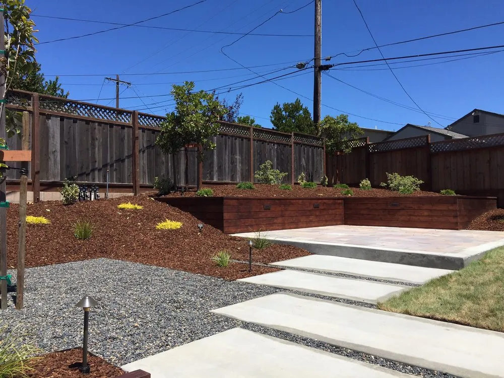 Top-rated yard cleanup service in Redwood City, CA - Skyline Landscapes