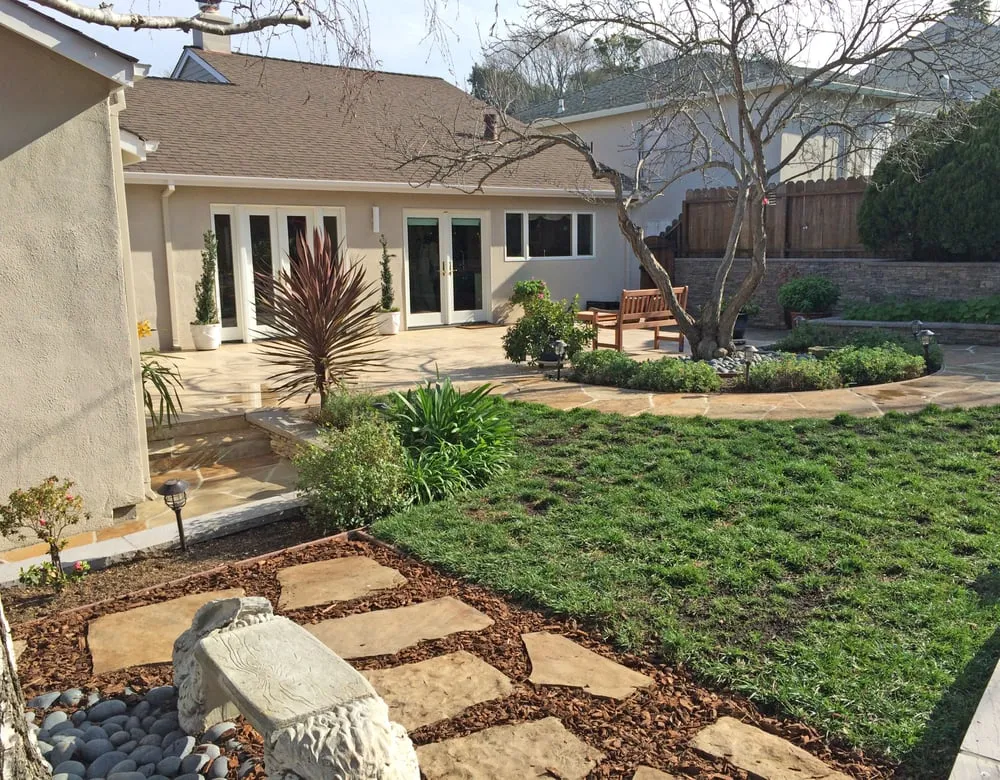 Expert lawn care service in Redwood City, CA - Skyline Landscapes