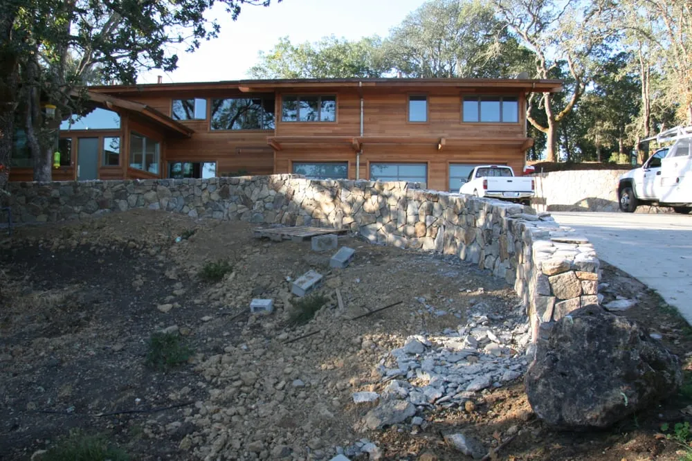 Affordable lawn care service in Redwood City, CA by Skyline Landscapes