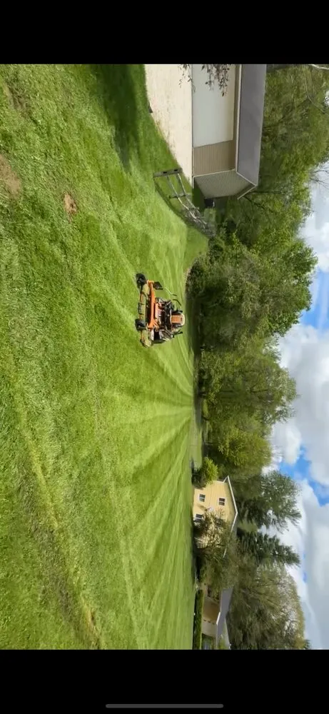 Professional lawn mowing service experts serving Frazeysburg, OH - Skys Property Care