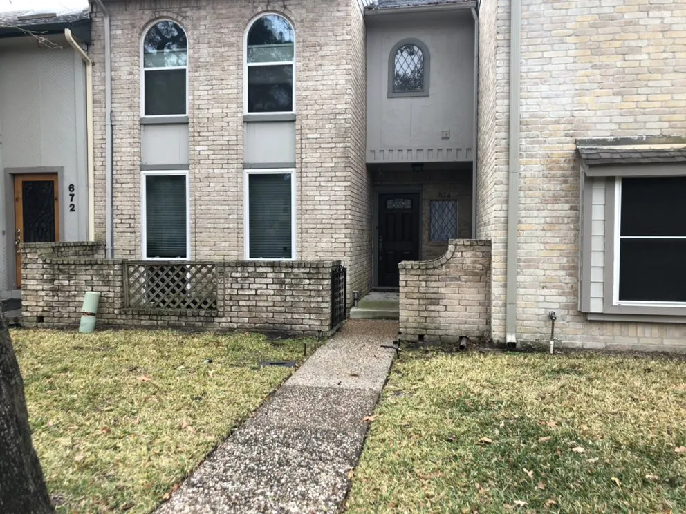 Professional lawn care service for homes across Katy, TX - Skystone Landscape