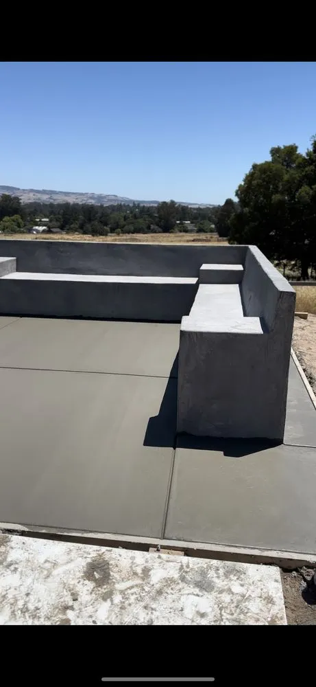 Custom outdoor landscaping in Petaluma, CA by Skywood Landscaping