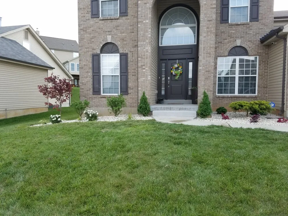 Expert lawn care service in Saint Louis, MO - SL3