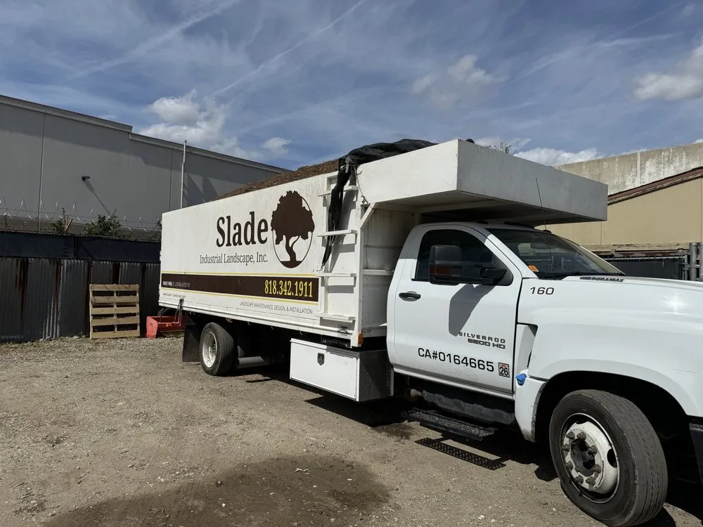 Expert yard maintenance experts serving Tarzana, CA - Slade Landscape