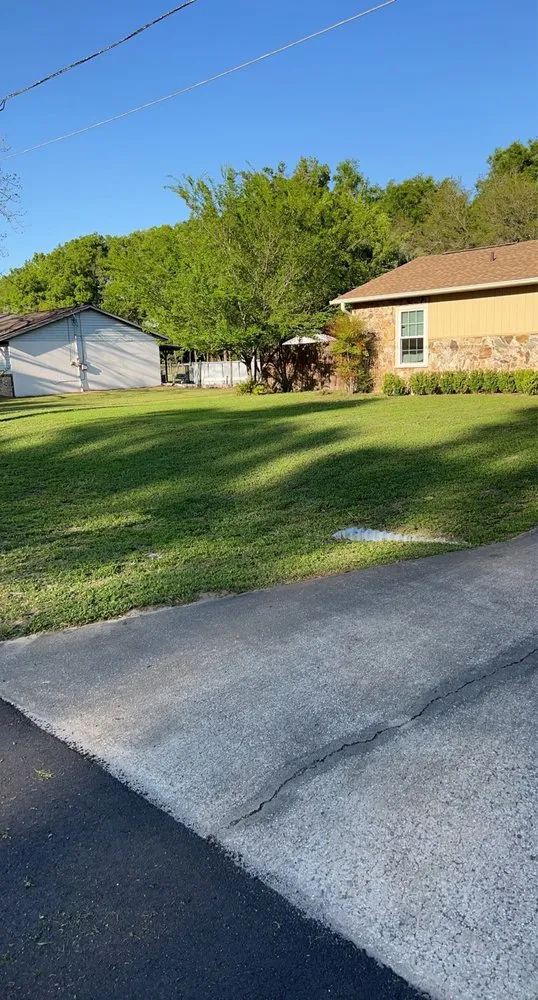 Custom lawn care service in Ocala, FL by Slater’s Lawn Service