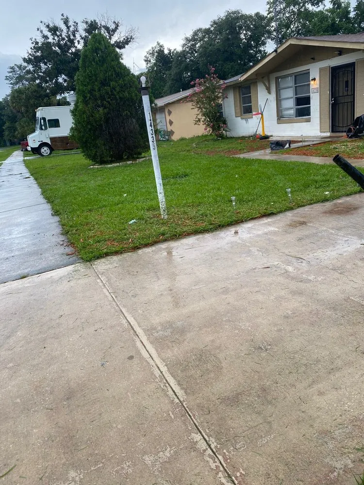 Affordable yard cleanup service with custom design across Ocala, FL - Slater’s Lawn Service