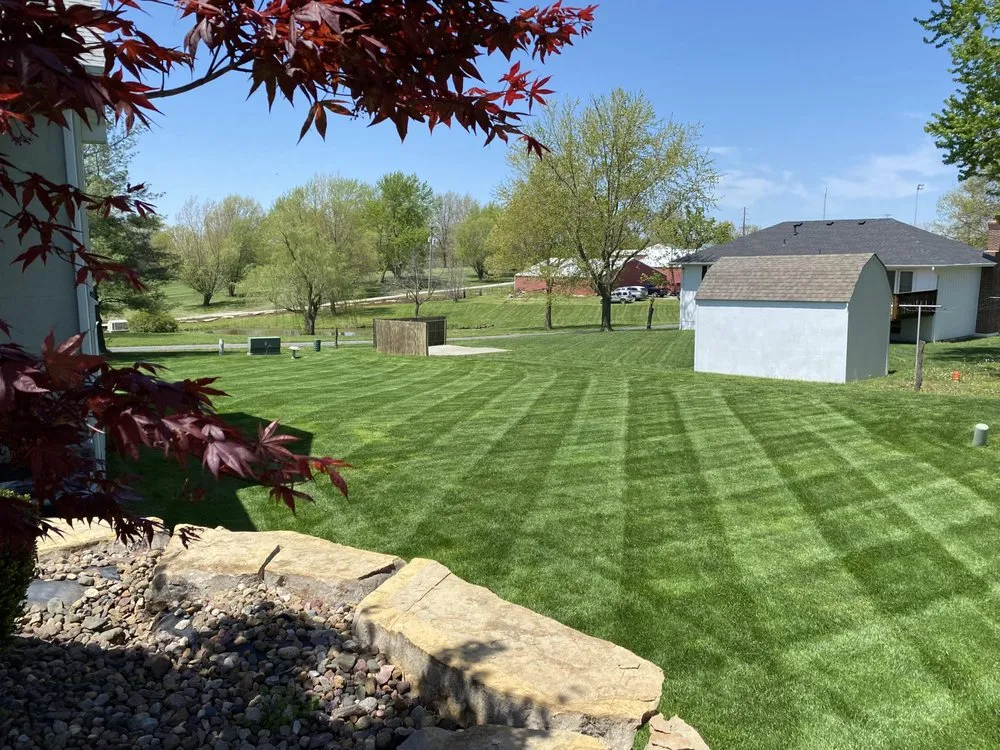Local residential landscaping experts serving Cameron, MO - Slates Mowing