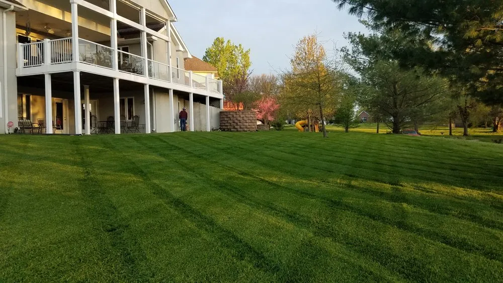 Affordable landscape design in Cameron, MO - Slates Mowing