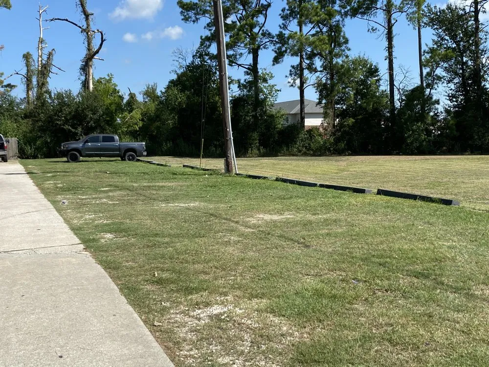 Affordable yard maintenance experts serving Reeves, LA - Slayden’s Lawn Care
