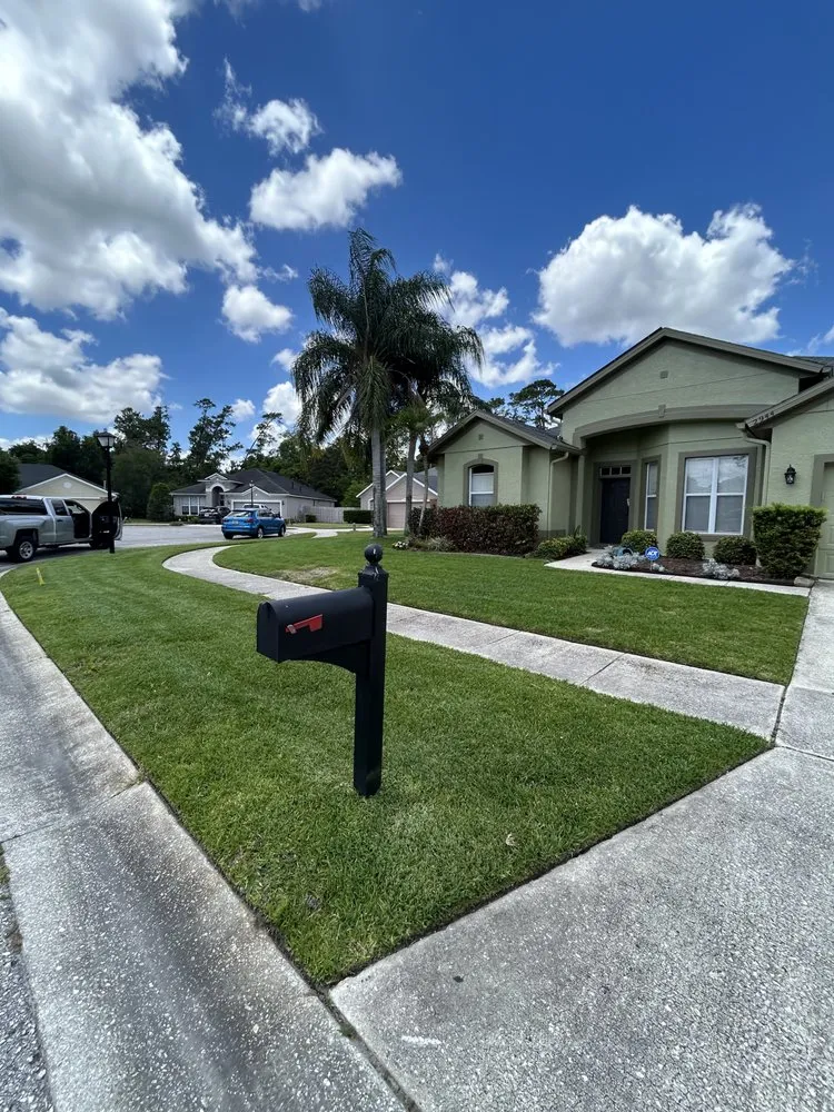 Professional yard maintenance in Orlando, FL - Sleber Lawn Care