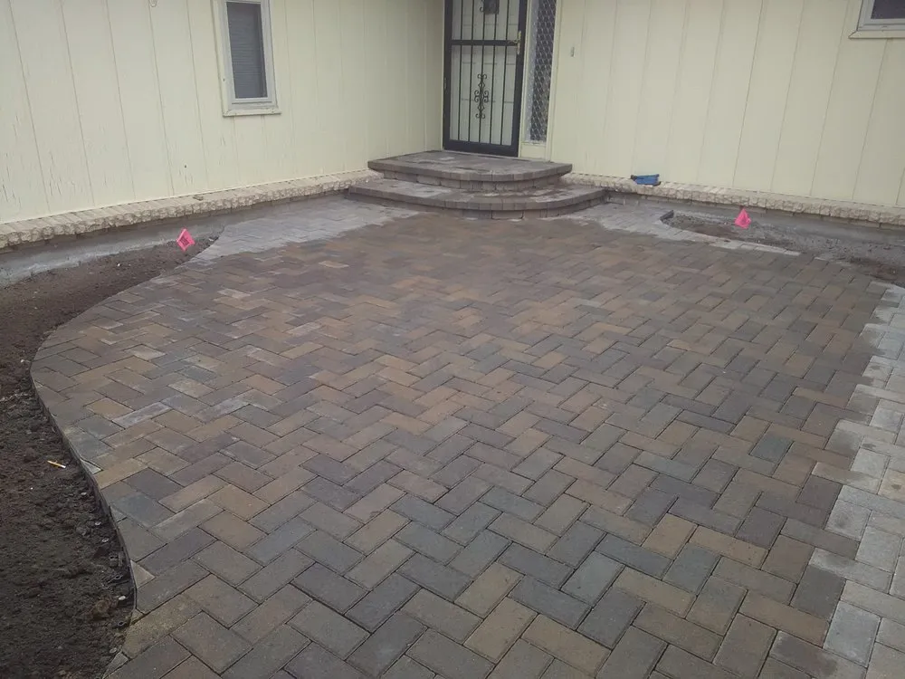 Professional yard maintenance for beautiful yards across Fayetteville, GA - Sledge and Edge