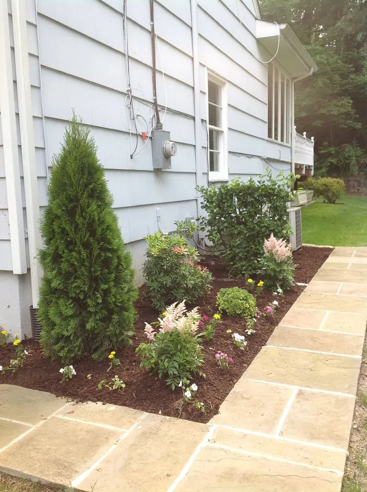 Top-rated yard maintenance for year-round maintenance across New Rochelle, NY - SLI Construction