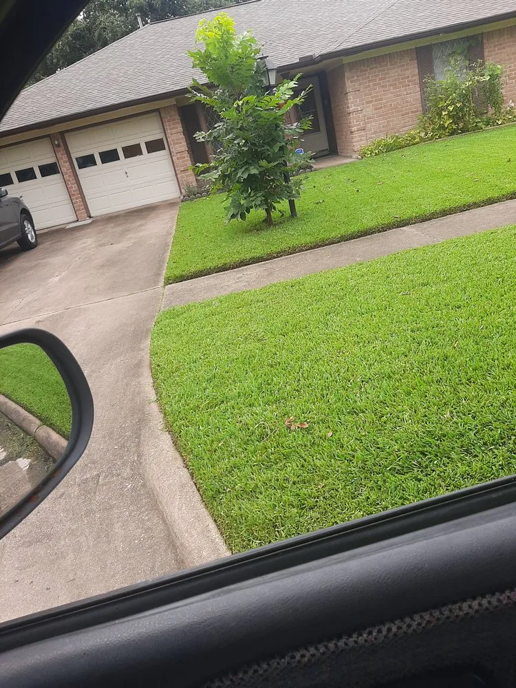 Professional landscaping services for beautiful yards across Seabrook, TX - Slice N Dice Lawn Care