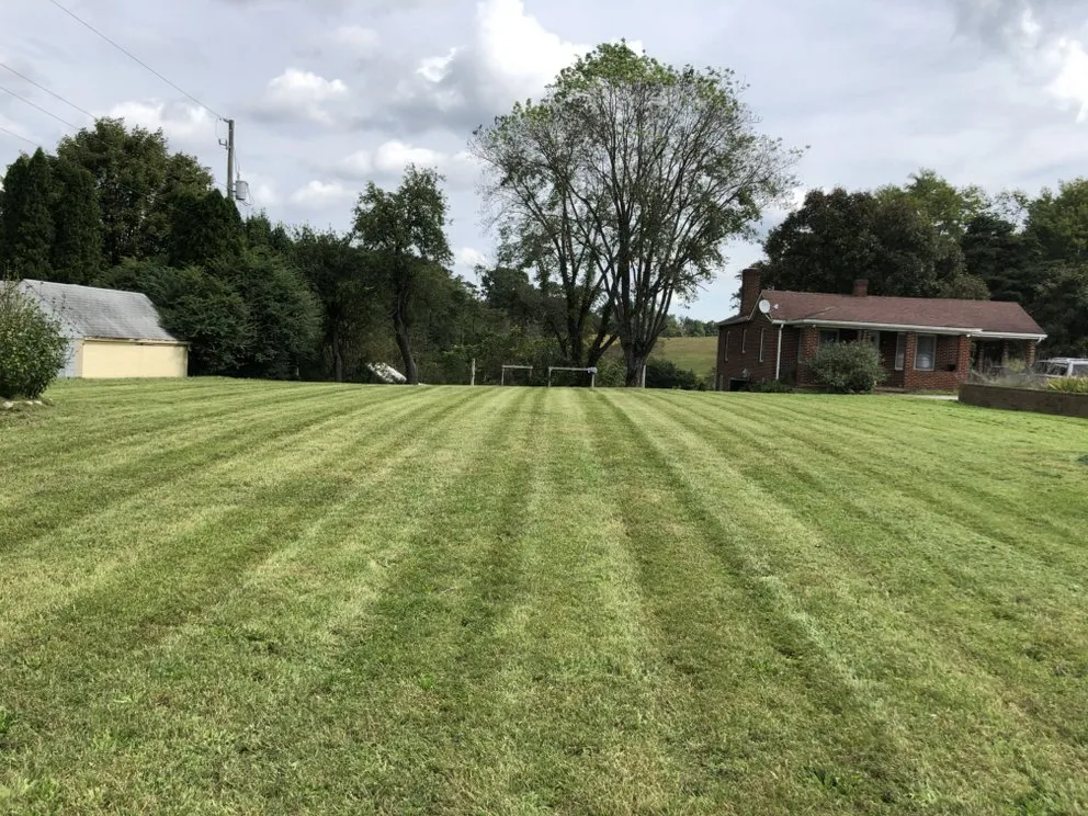 Top-rated landscape installation in Roanoke, VA - Slick Cuts Lawn Care