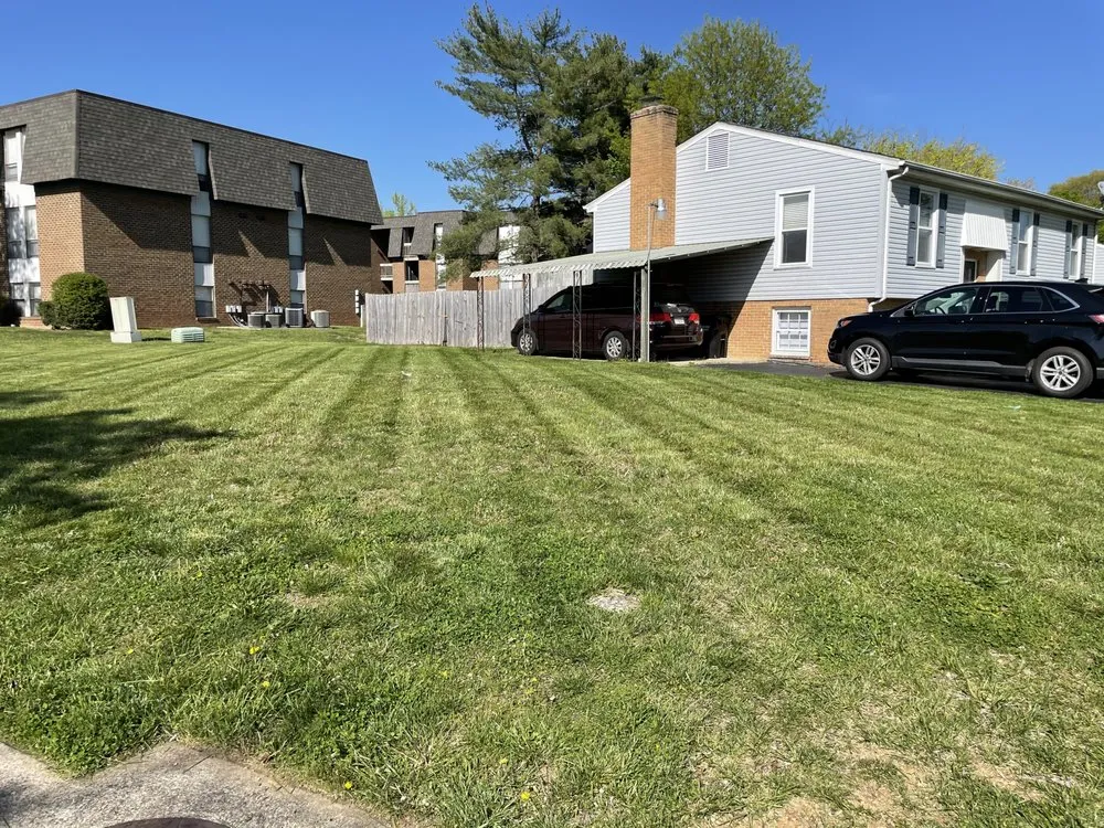 Custom yard cleanup service experts serving Roanoke, VA - Slick Cuts Lawn Care