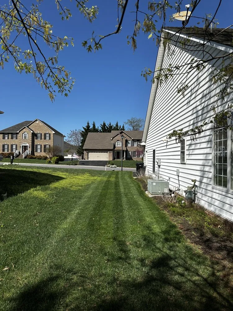 Custom yard maintenance in Roanoke, VA - Slick Cuts Lawn Care