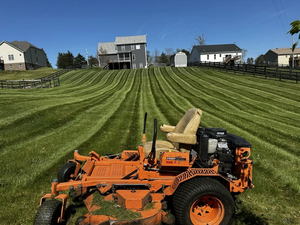 Affordable yard maintenance in Roanoke, VA - Slick Cuts Lawn Care