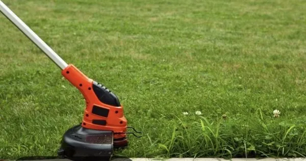 Slide Inn Lawn Care Logo