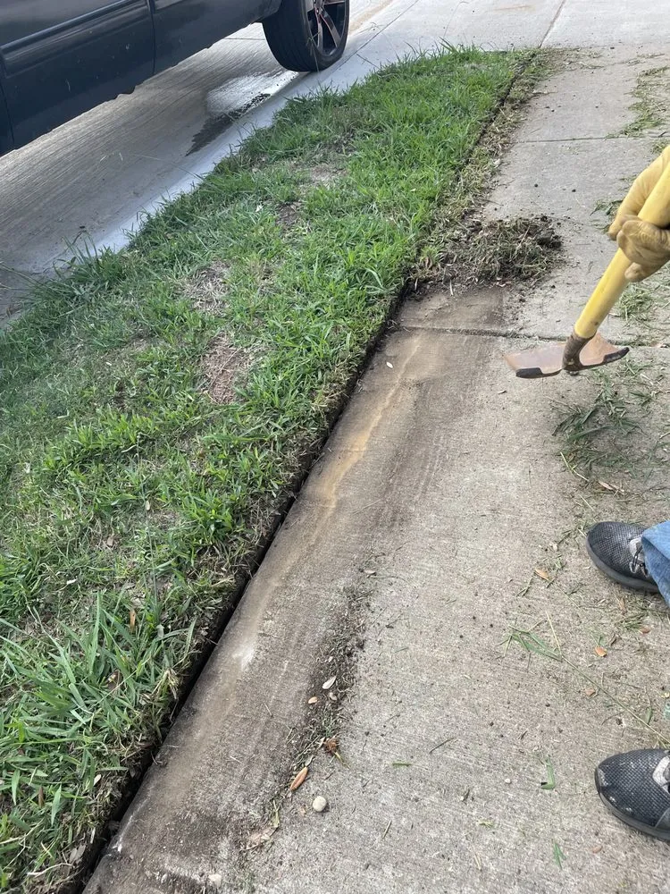 Reliable landscape design for year-round maintenance in Venus, TX by S.L.I.M. Contracting